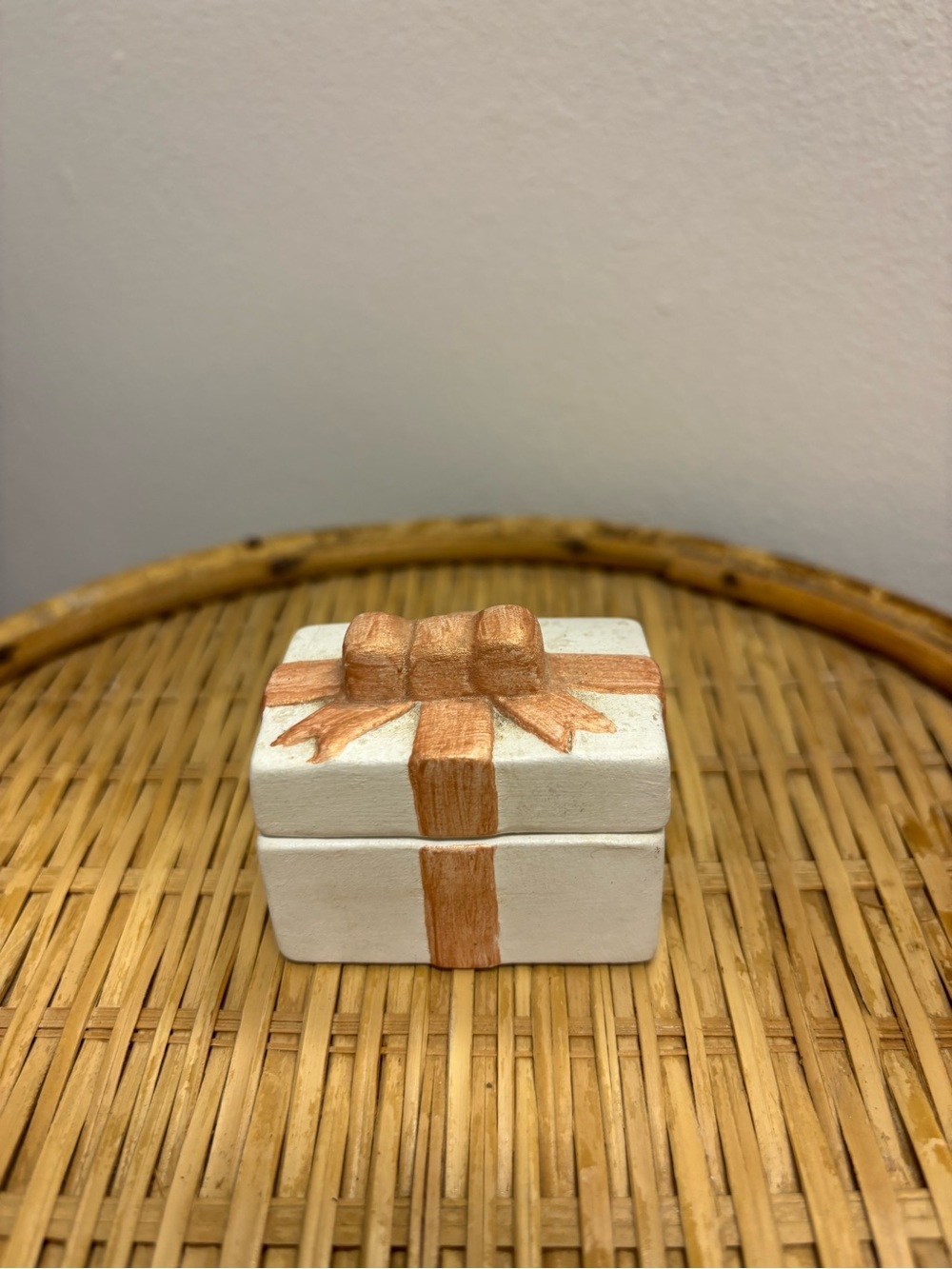 Gift Box Trinket Dish in White with Gold Bow